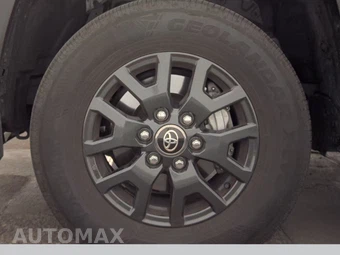 2025 Toyota 4Runner SR5 - miniatura 9