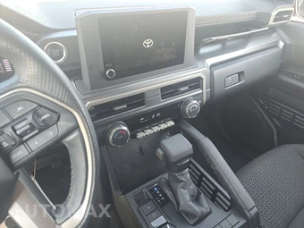 2025 Toyota 4Runner SR5 - miniatura 11