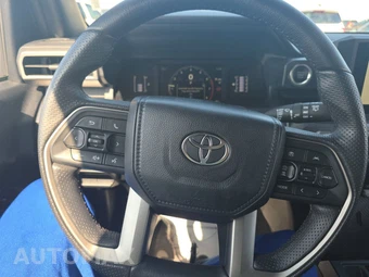2025 Toyota 4Runner SR5 - miniatura 10