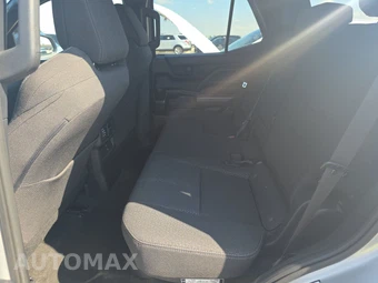 2025 Toyota 4Runner SR5 - miniatura 13