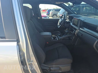 2025 Toyota 4Runner SR5 - miniatura 8