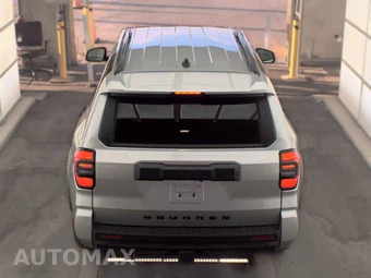2025 Toyota 4Runner SR5 - miniatura 5