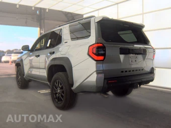 2025 Toyota 4Runner SR5 - miniatura 6