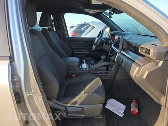 2025 Toyota 4Runner SR5 - miniatura 8