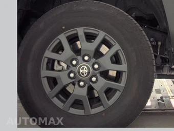2025 Toyota 4Runner SR5 - miniatura 11