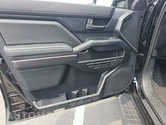 2025 Toyota 4Runner SR5 - miniatura 15