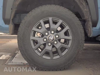 2025 Toyota 4Runner SR5 - miniatura 11