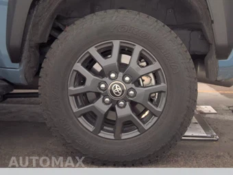 2025 Toyota 4Runner SR5 - miniatura 12