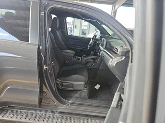 2025 Toyota 4Runner SR5 - miniatura 8