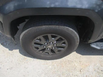 2025 Toyota 4Runner SR5 - miniatura 19