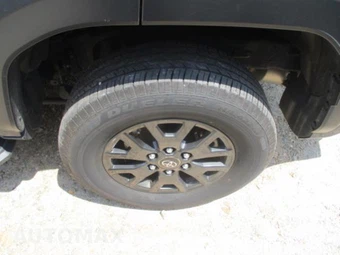 2025 Toyota 4Runner SR5 - miniatura 21