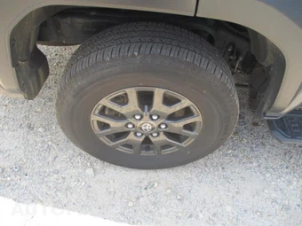 2025 Toyota 4Runner SR5 - miniatura 23