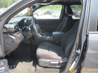 2025 Toyota 4Runner SR5 - miniatura 6