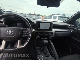 2025 Toyota 4Runner SR5 - miniatura 11
