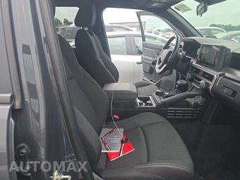 2025 Toyota 4Runner SR5 - miniatura 8