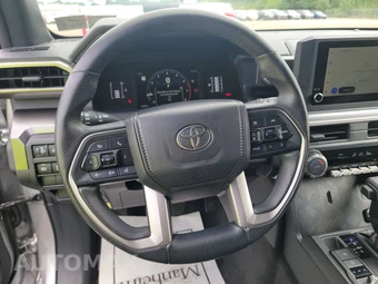 2025 Toyota 4Runner SR5 - miniatura 10