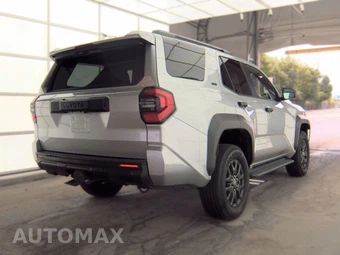 2025 Toyota 4Runner SR5 - miniatura 4
