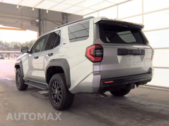 2025 Toyota 4Runner SR5 - miniatura 6