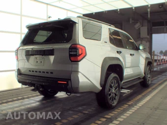 2025 Toyota 4Runner SR5 - miniatura 4