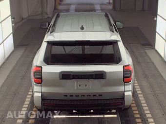 2025 Toyota 4Runner SR5 - miniatura 5