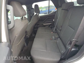 2025 Toyota 4Runner SR5 - miniatura 13