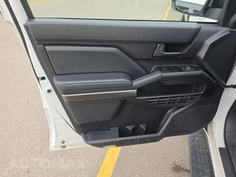 2025 Toyota 4Runner SR5 - miniatura 9