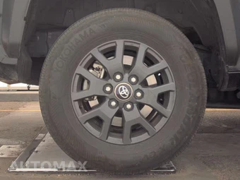2025 Toyota 4Runner SR5 - miniatura 11