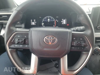 2025 Toyota 4Runner SR5 - miniatura 10