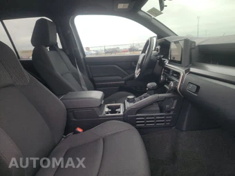 2025 Toyota 4Runner SR5 - miniatura 8