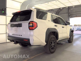 2025 Toyota 4Runner SR5 - miniatura 4