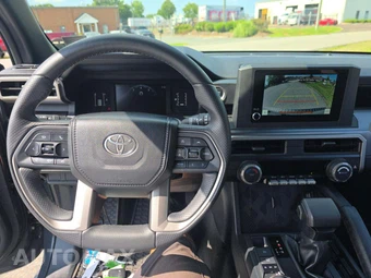 2025 Toyota 4Runner SR5 - miniatura 10