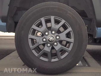 2025 Toyota 4Runner SR5 - miniatura 11