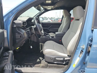 2025 Toyota 4Runner SR5 - miniatura 13
