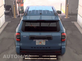 2025 Toyota 4Runner SR5 - miniatura 6