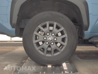 2025 Toyota 4Runner SR5 - miniatura 11