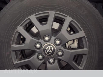 2025 Toyota 4Runner SR5 - miniatura 12