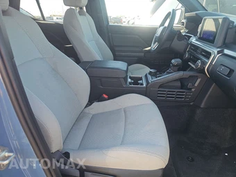 2025 Toyota 4Runner SR5 - miniatura 14