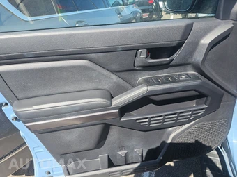 2025 Toyota 4Runner SR5 - miniatura 15