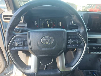 2025 Toyota 4Runner SR5 - miniatura 16