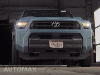 2025 Toyota 4Runner SR5 - miniatura 3