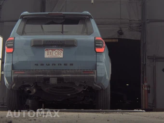 2025 Toyota 4Runner SR5 - miniatura 7