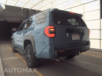 2025 Toyota 4Runner SR5 - miniatura 8