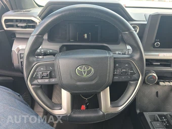 2025 Toyota 4Runner SR5 - miniatura 10