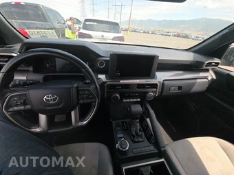 2025 Toyota 4Runner SR5 - miniatura 11