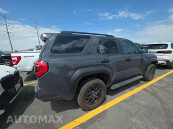 2025 Toyota 4Runner SR5 - miniatura 4