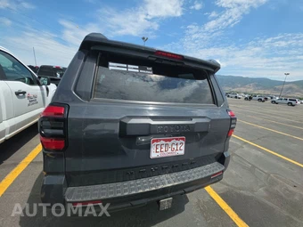 2025 Toyota 4Runner SR5 - miniatura 5