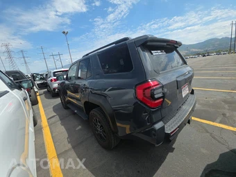 2025 Toyota 4Runner SR5 - miniatura 6