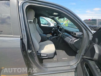 2025 Toyota 4Runner SR5 - miniatura 8