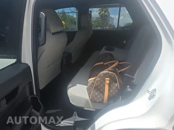 2025 Toyota 4Runner SR5 - miniatura 16