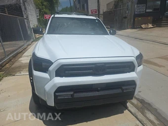 2025 Toyota 4Runner SR5 - miniatura 2